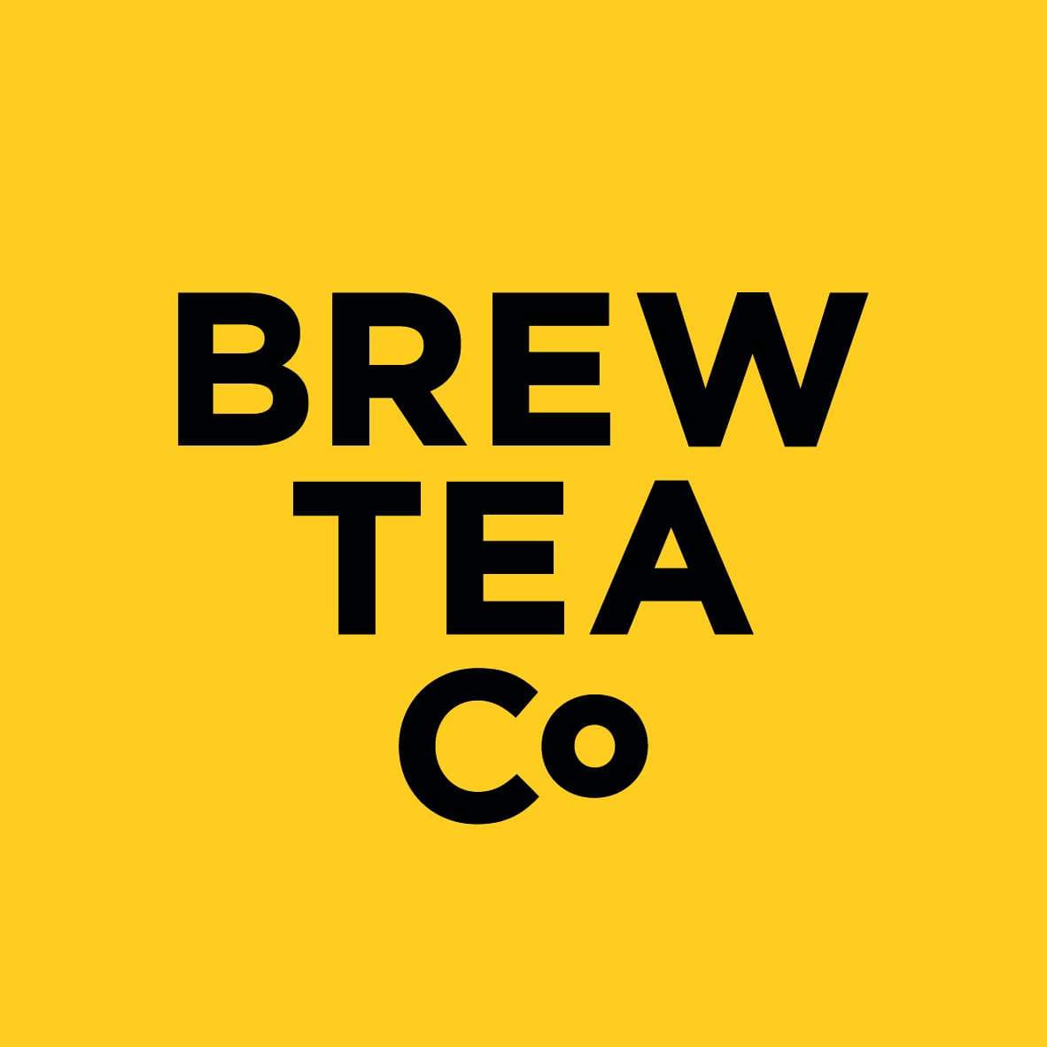 Tee aus gerollten, ganzen Blättern von Brew Tea Co. aus Manchester – von English Breakfast über Earl Grey bis Matcha, plastikfrei verpackt und B-Corp-zertifiziert. Einzeln erhältlich oder als Teil unserer Geschenkboxen.