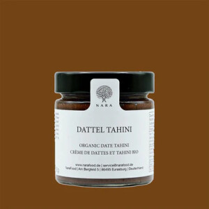 Dattel Tahini von Nara 200g – Die perfekte Fusion aus süßen Datteln und nussigem Sesam Genießen Sie eine einzigartige Geschmackskombination aus der Natur: Unsere Dattel-Tahin Creme vereint die natürliche Süße von sonnenverwöhnten Datteln mit dem nussigen Aroma des hochwertigen Sesammus. Dieser naturbelassene Brotaufstrich ist nicht nur unglaublich lecker, sondern auch reich an wertvollen Nährstoffen – perfekt für alle, die sich bewusst und genussvoll ernähren möchten.