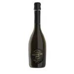 Crémant de Bordeaux – Eleganz, Tradition & französisches Savoir-faire Château Palais Cardinal | Méthode Traditionnelle | Brut Dieser Crémant de Bordeaux verkörpert die handwerkliche Perfektion und Eleganz, für die das Château Palais Cardinal seit 1867 steht. Hergestellt nach der traditionellen Flaschengärung („Méthode Traditionnelle“) überzeugt dieser Schaumwein mit seiner feinen Perlage, einem blassgoldenen Schimmer und einem raffinierten, aromatischen Profil. Die Nase zeigt eine elegante Komposition aus weißen Blüten, Walderdbeeren und einem Hauch Honig, die am Gaumen von zarter Frische und subtiler Komplexität getragen wird. Als Aperitif ebenso ideal wie als Begleiter zu Meeresfrüchten, Schalentieren oder Lachs mit feinen Kräutern – dieser Crémant verleiht jedem Anlass eine prickelnde Note voller Finesse. Highlights: ✔️ Klassischer Crémant de Bordeaux Brut ✔️ Hergestellt nach traditioneller Flaschengärung ✔️ Florale Aromen, feine Frucht & Honignoten ✔️ Vielseitiger Speisebegleiter & Aperitif ✔️ Crémant de Bordeaux online kaufen Weindetails: Name: Crémant de Bordeaux Brut Weingut: Château Palais Cardinal Region: Bordeaux, Frankreich Weinart: Schaumwein Herstellung: Méthode Traditionnelle Farbe: Blassgolden Aromen: Weiße Blüten, Walderdbeeren, Honig Empfohlene Serviertemperatur: 6–8 °C Perfekt zu: Aperitif, Fisch, Meeresfrüchten, Lachs, feiner Küche Inhalt: 0,75 l