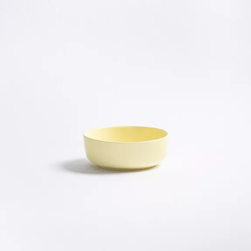 Keywordanalyse (für SEO-Zielgruppe optimiert) Pastel Bowl Transaktionsorientierte Haupt-Keywords: Gelbe Pastell Bowl Gelbe Schale kaufen Steingutschale gelb Design Schüssel gelb Egg Back Home Bowl Frühstücksschale Pastell Handgemachte Schale gelb Ergänzende Longtail-Keywords: Schüssel gelb Steingut Pastell Schale für Frühstück Design Bowl gelb matt Unikat Schale handgemacht Geschenkidee Küche gelb Zielgruppen-Trigger: Für Designliebhaber:innen Für ein farbenfrohes Zuhause Für stilvolles Frühstück Für Interior-Fans Perfekt als Geschenkidee