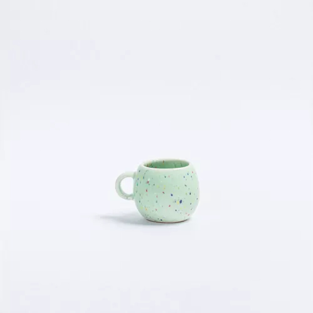 🔑 Wichtige Keywords (SEO): grüne Espressotasse Egg Back Home Espressotasse Kugeltasse Espresso grün Party-Kollektion Keramiktasse handgemachte Tasse Steinzeug Espresso Becher grün handmade farbige Espressotasse Keramik Kugeltasse reaktive Glasur Geschenkidee Espresso Tasse