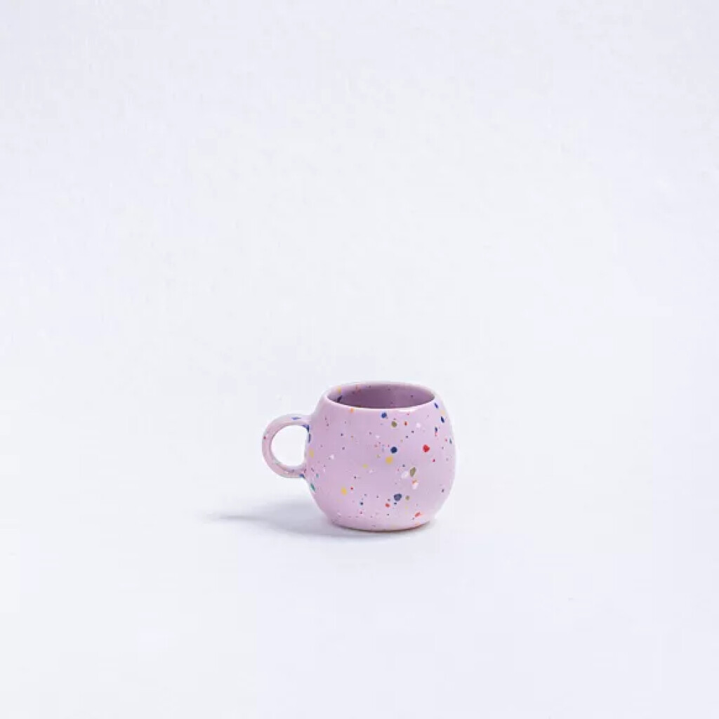 🔑 Wichtige Keywords (SEO): violette Espressotasse Kugel-Espressotasse violett Keramiktasse Party-Kollektion handmade Espresso Tasse Tasse mit reaktiver Glasur runde Espressotasse Steinzeug farbige Keramiktasse 90 ml Geschenkidee für Kaffeeliebhaber