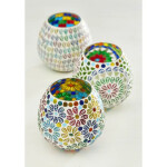 Teelichthalter aus recyceltem Glas, nachhaltige Deko, Fair-Trade Kerzenhalter, Mosaik Teelicht, Glas Teelicht bunt, Outdoor Teelichthalter, ethisch hergestellte Wohnaccessoires, bunte Windlichter