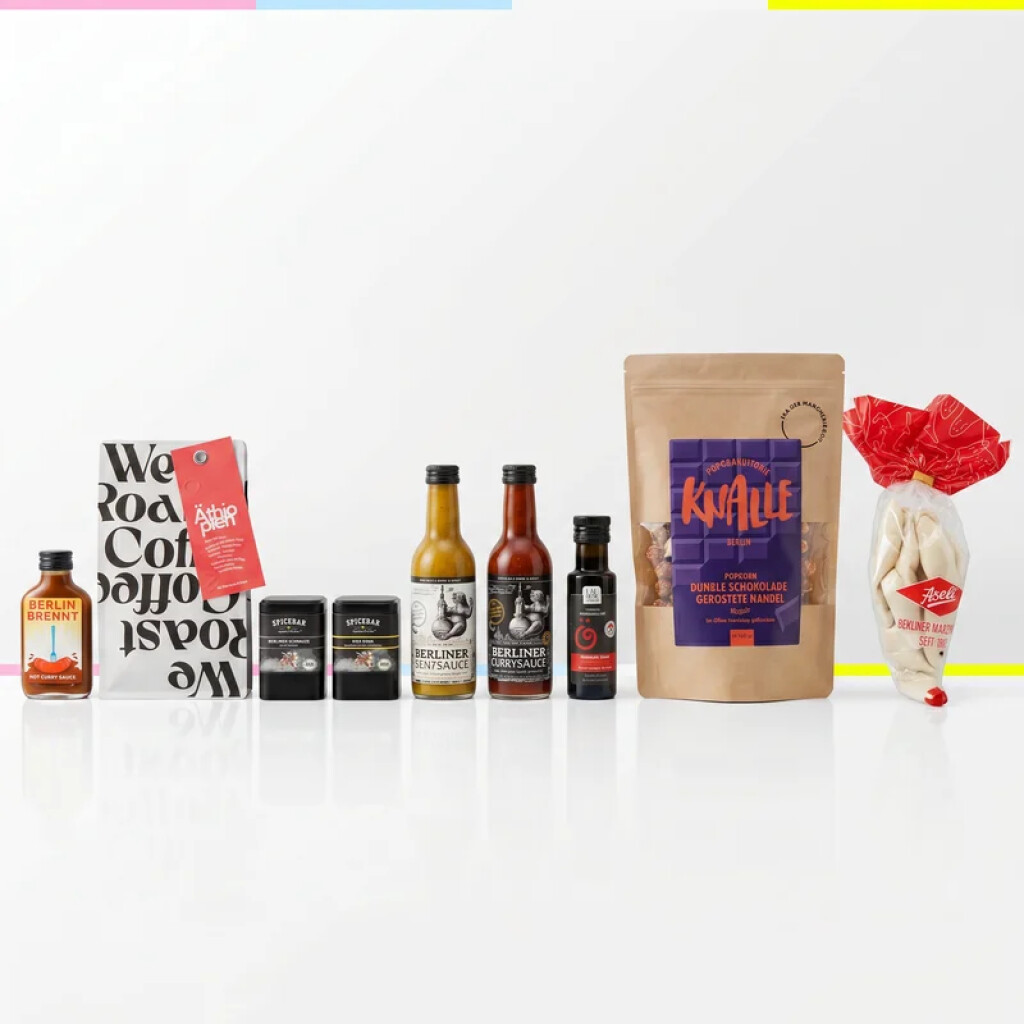 Geschenkbox Konfigurator – Feinkost Geschenkset selbst zusammenstellen Mit dem Geschenkbox Konfigurator von Taudtmann gestaltest du deine ganz persönliche Feinkost Geschenkboxgenau nach deinen Wünschen. Wähle aus einer großen Auswahl hochwertiger Delikatessen, erlesener Weine, Feinkost-Spezialitäten und süßer oder herzhafter Genussprodukte und stelle ein individuelles Geschenk zusammen, das perfekt zum Anlass und zur beschenkten Person passt.